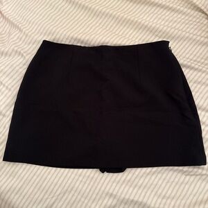 Abercrombie and Fitch Scarlett Mini Skort in Black L